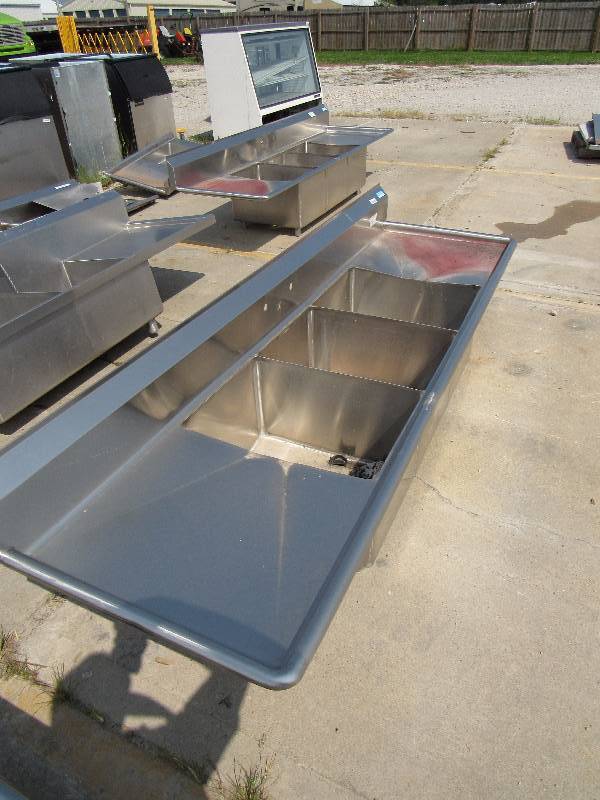 lot 522 image: New Scratch and Dent Fully Stainless BK Resources (3) Compartment Sink