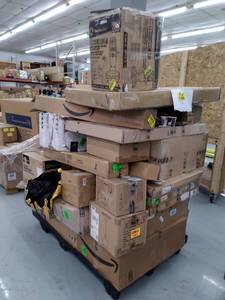 lot 61739 image: Pallet Of Miscellaneous Items