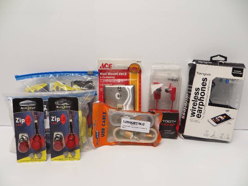 lot 2354 image: Misc eletronics lot