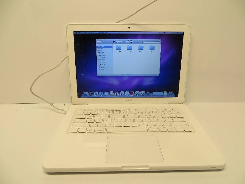 lot 2411 image: Mac book intel core 2 duo