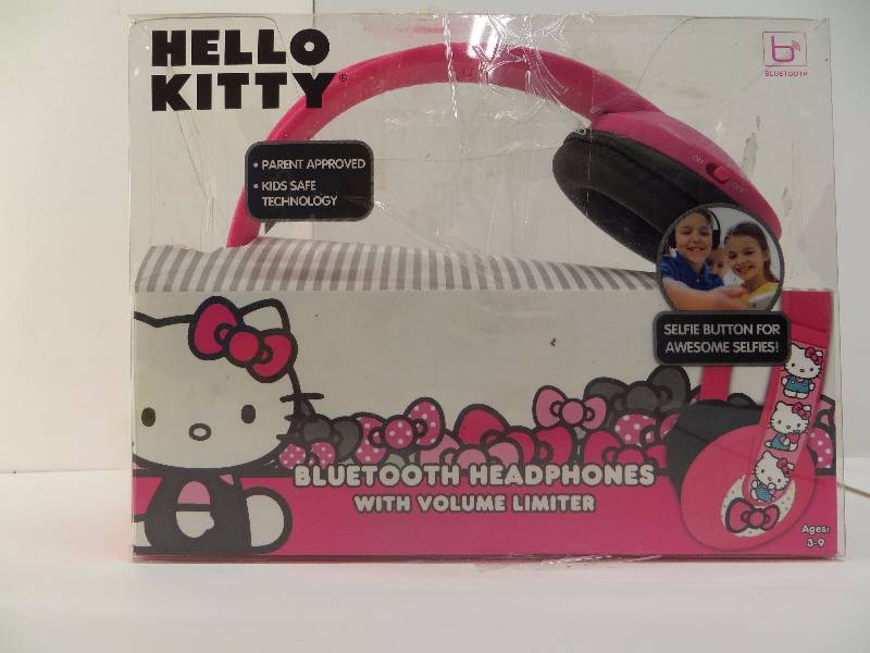 lot 2166 image: Hello Kitty bluetooth headphones