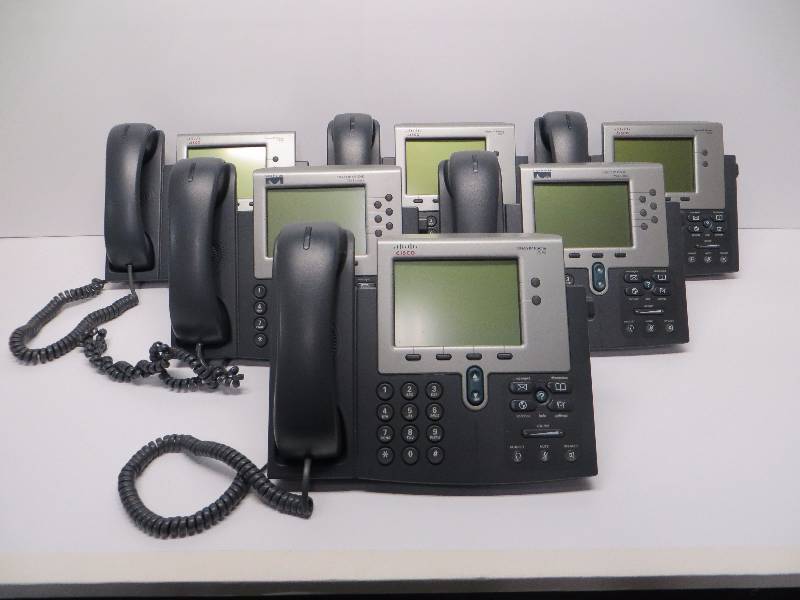 lot 2195 image: Cisco IP Phones