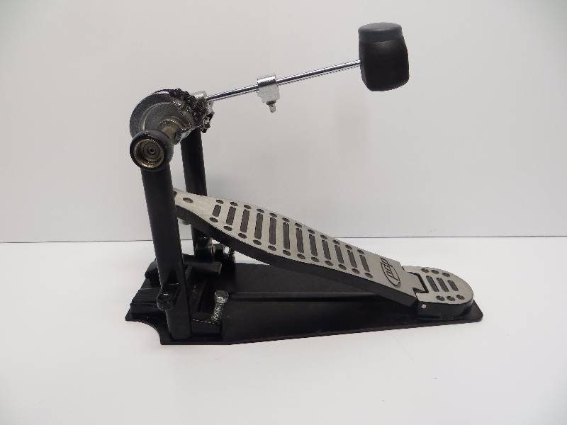 lot 2215 image: PDP single bass drum pedal