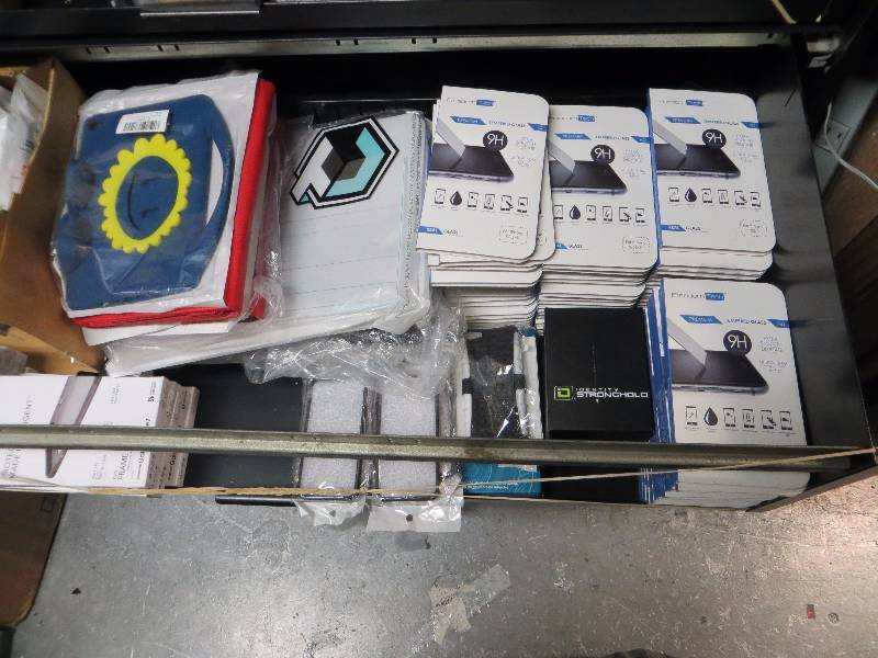 lot 2291 image: Screen protectors tablet cases and screen protectors