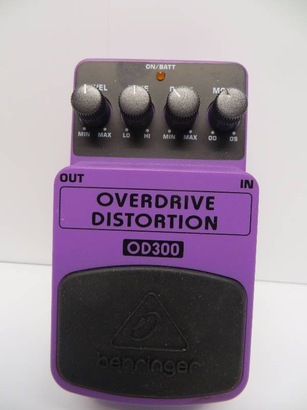 lot 2335 image: Behringer OD300 overdrive distortion pedal