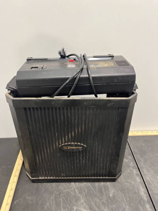 lot 1014 image: Emerson SS302 Paper Shredder
