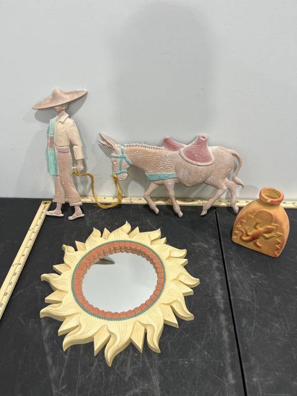 lot 1016 image: Mexican Themed Wall Art