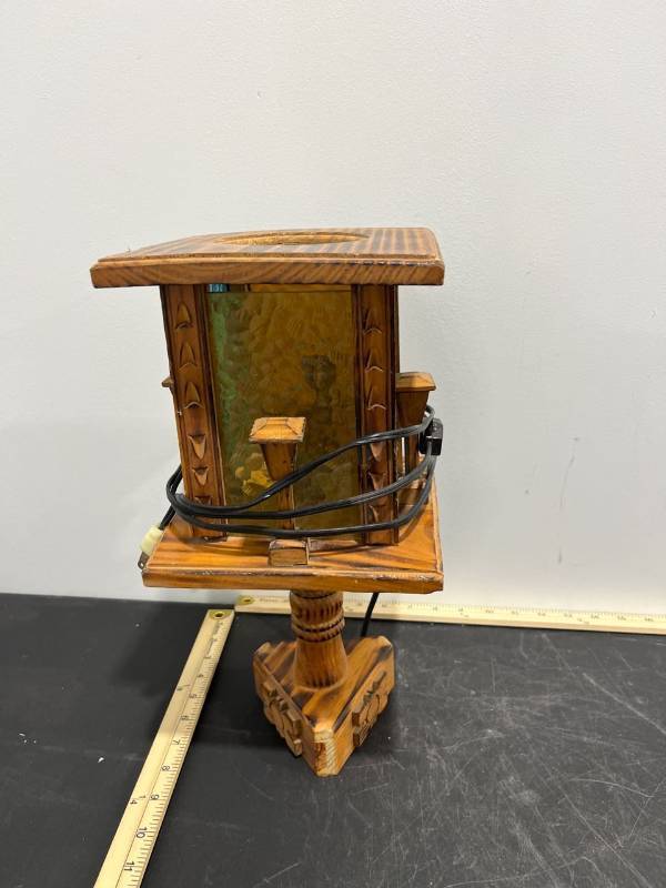 lot 1056 image: 15in Wooden Side Table Lamps