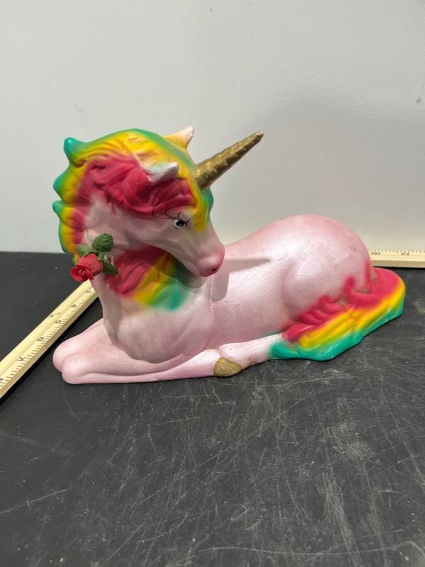 lot 1074 image: Decorative Glass Pink Unicorn