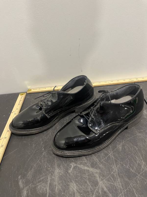 lot 1694 image: Vibram Shiny Black Shoes Mens Size 10