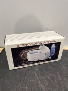 lot 1203 image: Int Silver Company Electric Sonic Ultrasonic Jewelry Cleaner Item # 99110002