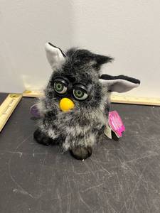 lot 1208 image: Tiger Furby 70-800 (Unable to Test)