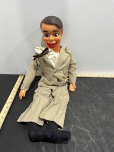 lot 1212 image: Vintage Jimmy Nelsons Famous Danny ODay Ventriloquist Doll (Head is Loose and Pops Off Every Now and Then)