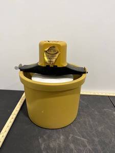 lot 1221 image: RCW Ice Cream Freezer (Powers On)