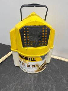 lot 1239 image: Frabill Flow Troll Hydrodynamic 6 Quart Minnow Bucket