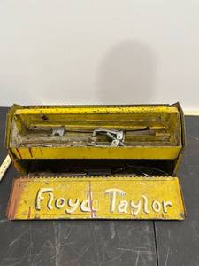 lot 1249 image: Metal Tool Box wTools Inside