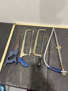 lot 1262 image: Bundle of Hacksaws
