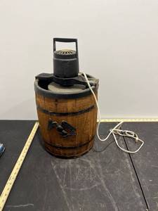 lot 1274 image: Vintage Ice Cream Maker (Powers On)