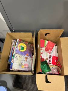 lot 1278 image: 2 Boxes Full of Christmas Cards, Boxes, & Bags