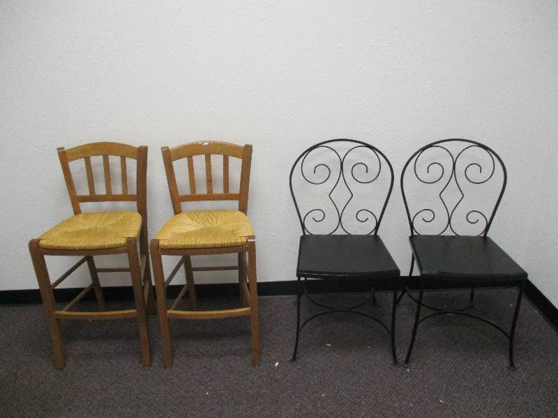 lot 1620 image: Lot of Chairs & Bar Stools