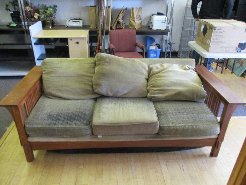 lot 1618 image: Retro Broyhill Couch