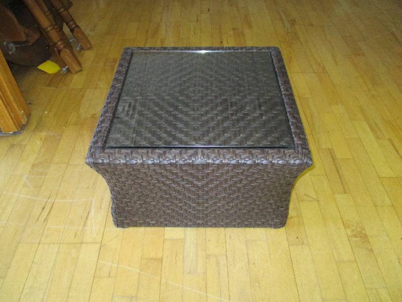 lot 1612 image: Wicker Table