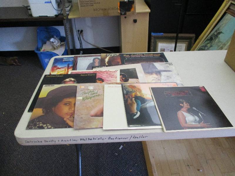 lot 1610 image: Lot of LPs