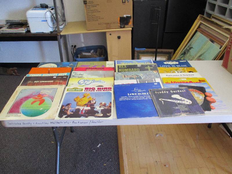 lot 1607 image: Lot of LPs