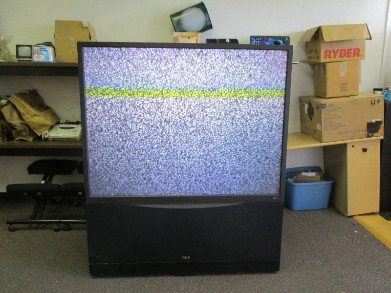 lot 1631 image: Working Projection TV Great for Gamersa