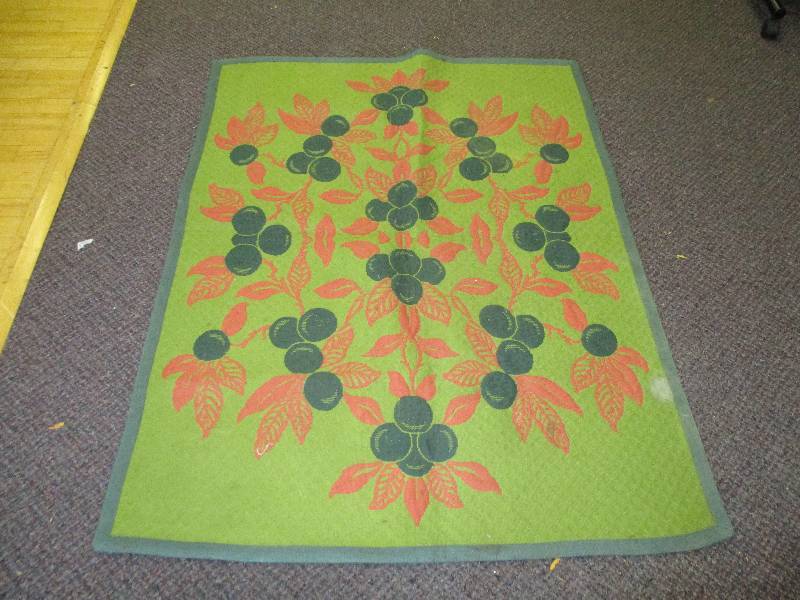 lot 1588 image: Area Rug