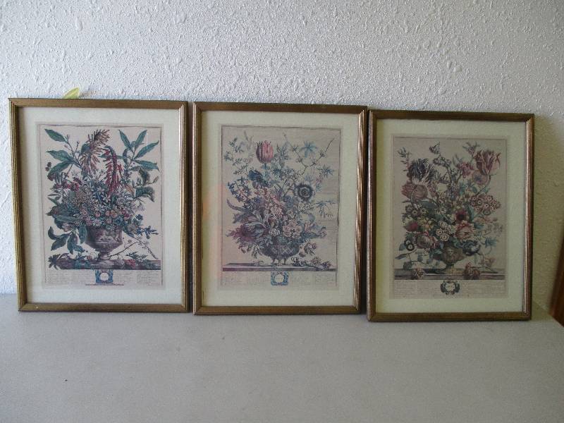 lot 1679 image: Lot of Wall Art