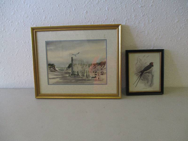 lot 1678 image: Lot of Wall Art