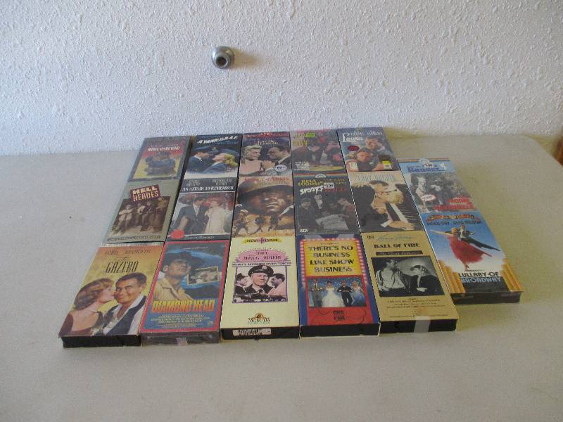 lot 1548 image: VHS Lot of Movies from the Past