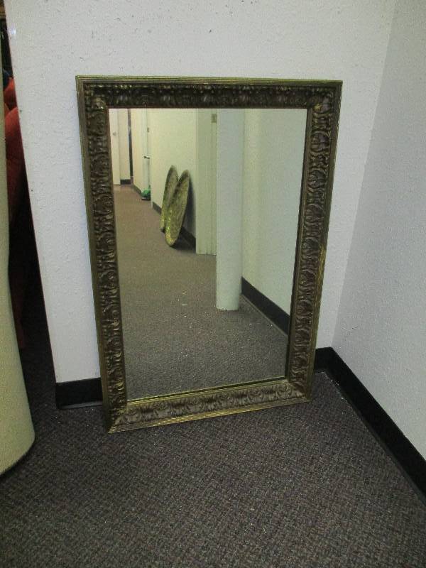 lot 1550 image: Ornate Mirror