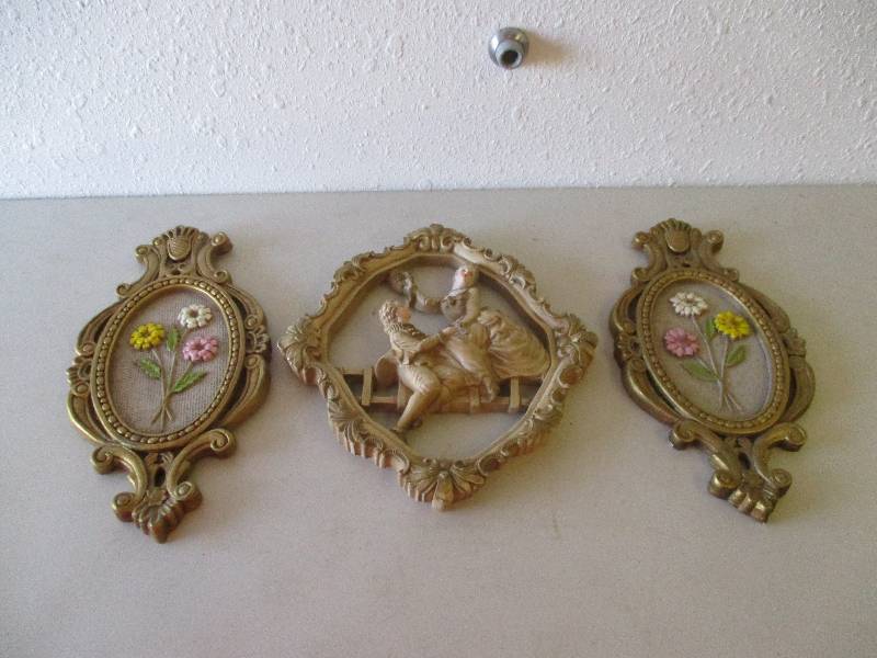 lot 1694 image: Wall Dcor