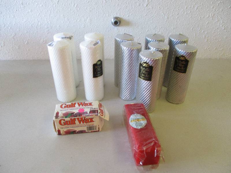 lot 1698 image: Large Lot of Candles