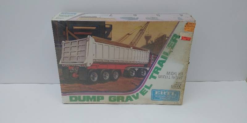 lot 4006 image: Dump Gravel Trailer Model