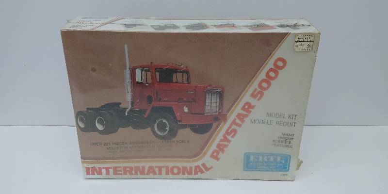lot 4007 image: International Diesel Model
