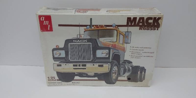 lot 4008 image: Mack Truck Model