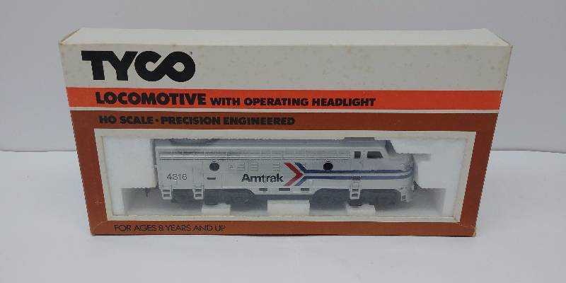 lot 4032 image: Tyco Locomotive