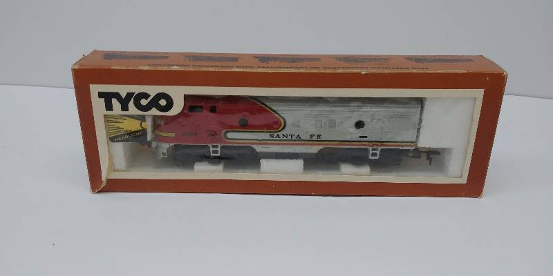 lot 4033 image: Tyco Locomotive