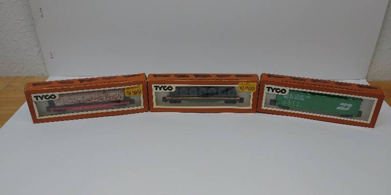 lot 4040 image: Tyco HO Car Lot