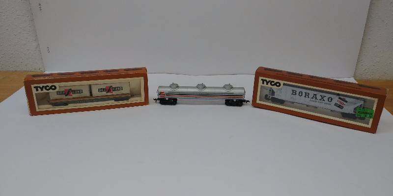 lot 4041 image: Tyco HO Car Lot