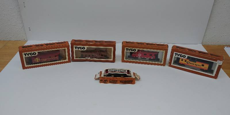 lot 4044 image: Tyco HO Car Lot