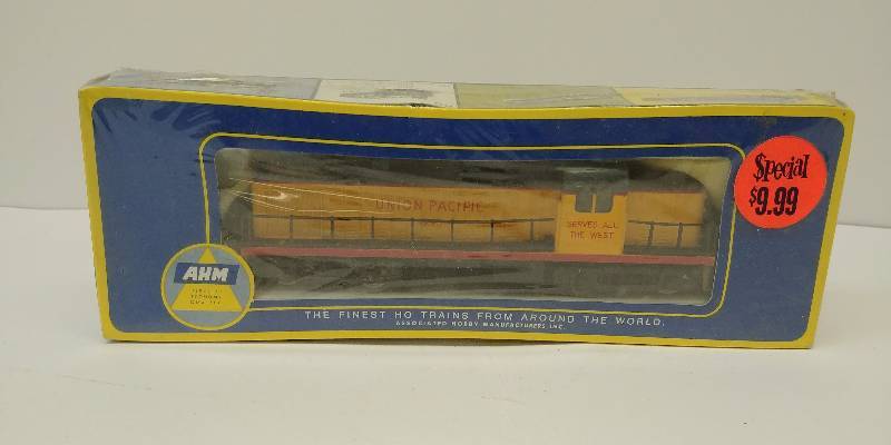 lot 4047 image: AHM Locomotive