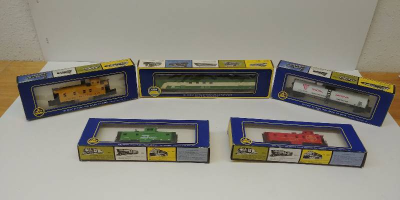 lot 4051 image: AHM HO Car Lot