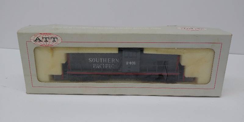 lot 4060 image: ATT Ho Locomotive