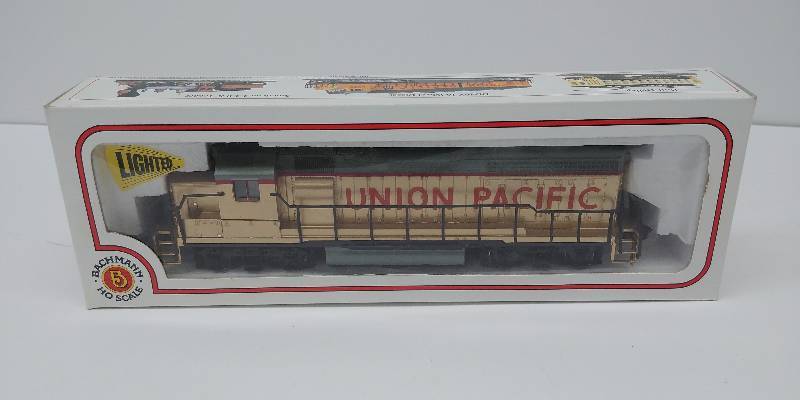 lot 4062 image: HO Scale Locomotive