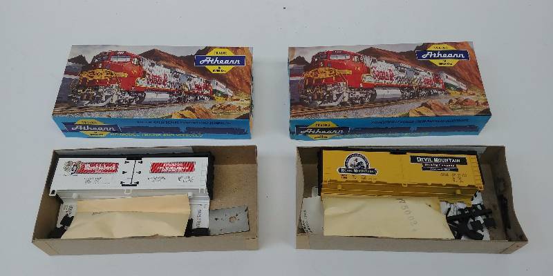 lot 4068 image: HO Scale Train Car Lot