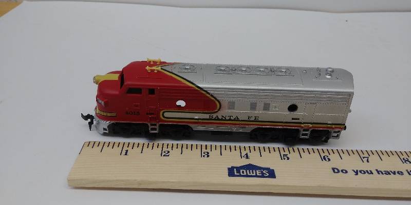 lot 4076 image: HO Scale Locomotive